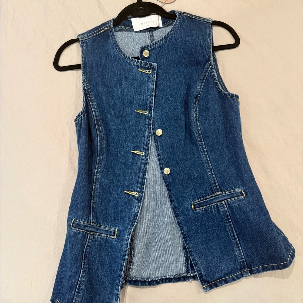 Meshki Sleeveless Denim Button-Down Vest in Blue